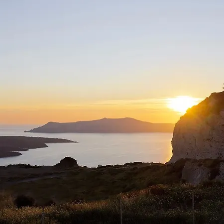 Nemesis Apart-hotel Fira (Santorini)