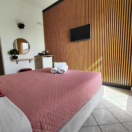 Nemesis Appart hôtel Fira (Santorini)